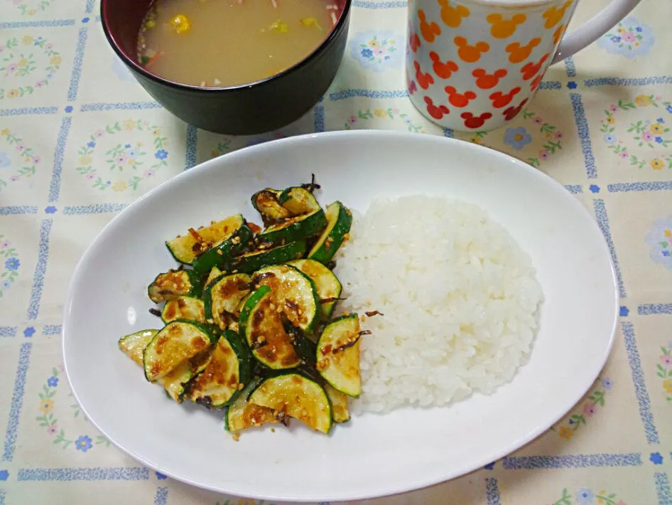 ズッキーニの塩昆布炒め|うたかた。さん