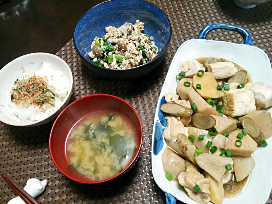 鶏肉と里芋のとろとろ煮、春菊ときのこの白和え♪|Yukie Kodamaさん