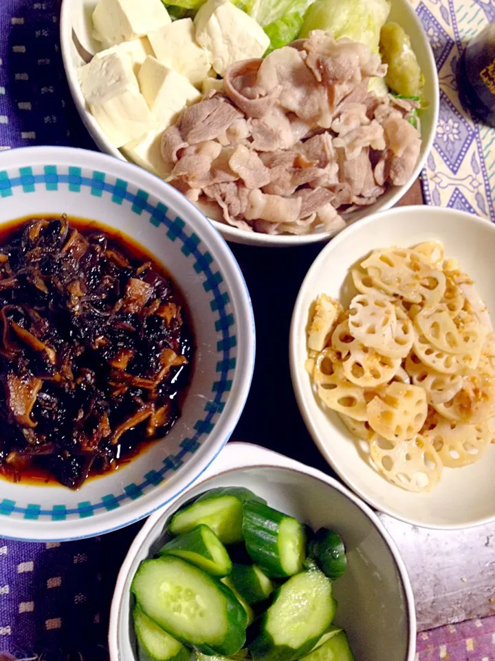 Snapdishの料理写真:レタスシャブシャブ 蓮根のきんぴら 椎茸の佃煮 海苔 昆布 鰹節 生姜入り 糠漬け|掛谷節子さん