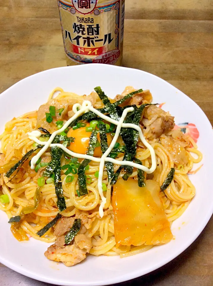 Snapdishの料理写真:豚キムチと卵黄のピリ辛パスタ♫^_^|Norio Fukudaさん