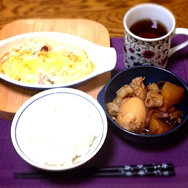 Snapdishの料理写真:夕食前哨戦、キノコたっぷりグラタン・モツ味噌煮|美也子さん