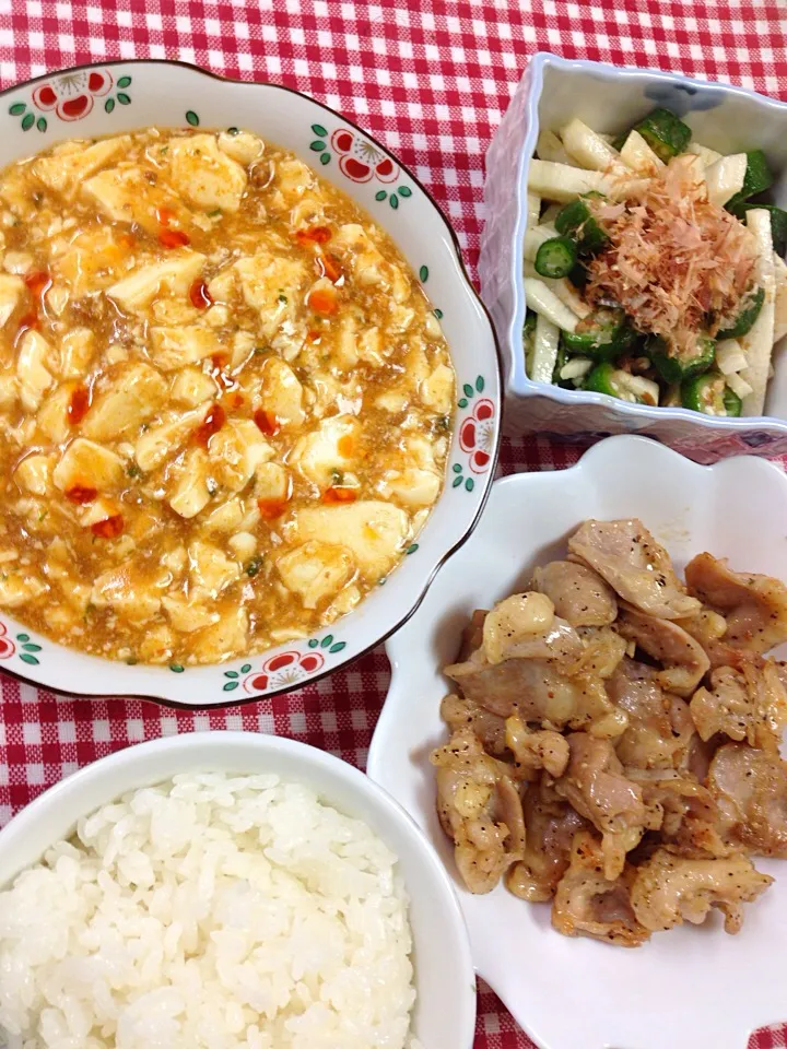 麻婆豆腐  鶏ハラミの黒胡椒焼き  長芋とおくらのネバネバ和え|ひとみんさん