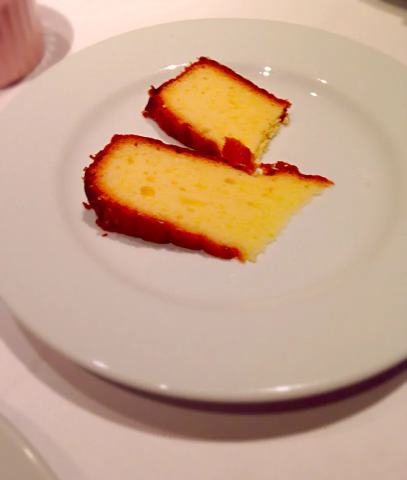 Snapdishの料理写真:おまけ（？）のバターケーキ|coichiさん