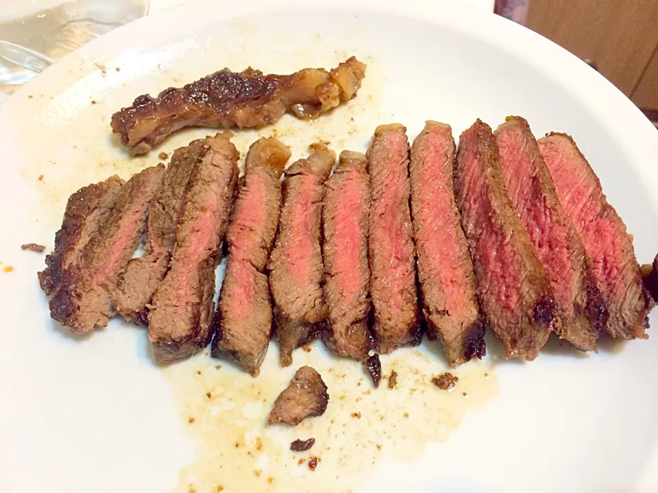 Rib-Eye Steak|Cj Mendoza-Palosさん