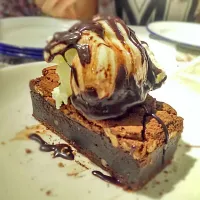 Moist walnut brownie|Ryan Leeさん