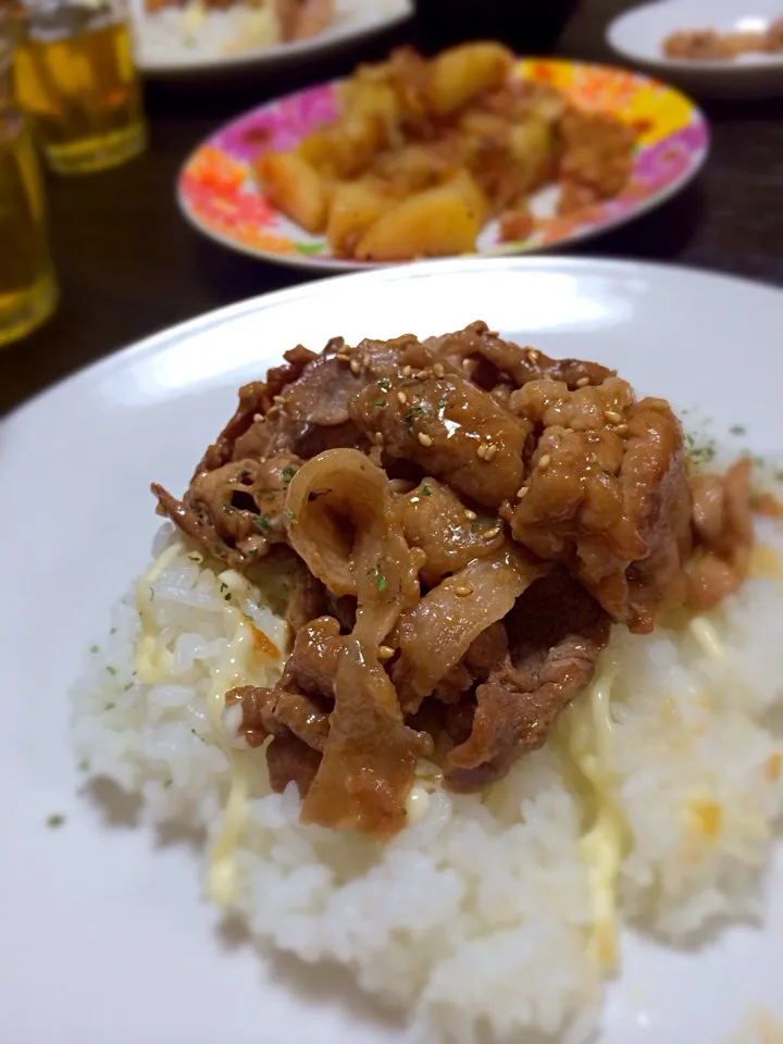 4/4 生姜焼き丼＊ジャーマンポテト|ゆにゃぽさん