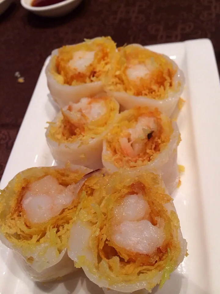 Rice noodle crepe with fried crunchy shrimp 🍤|Peppermint Butlerさん