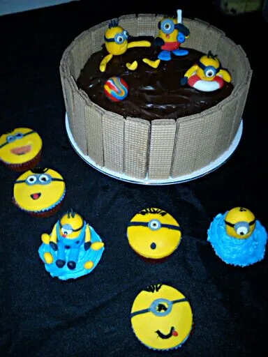 Minions Cake|Balgis Raniさん