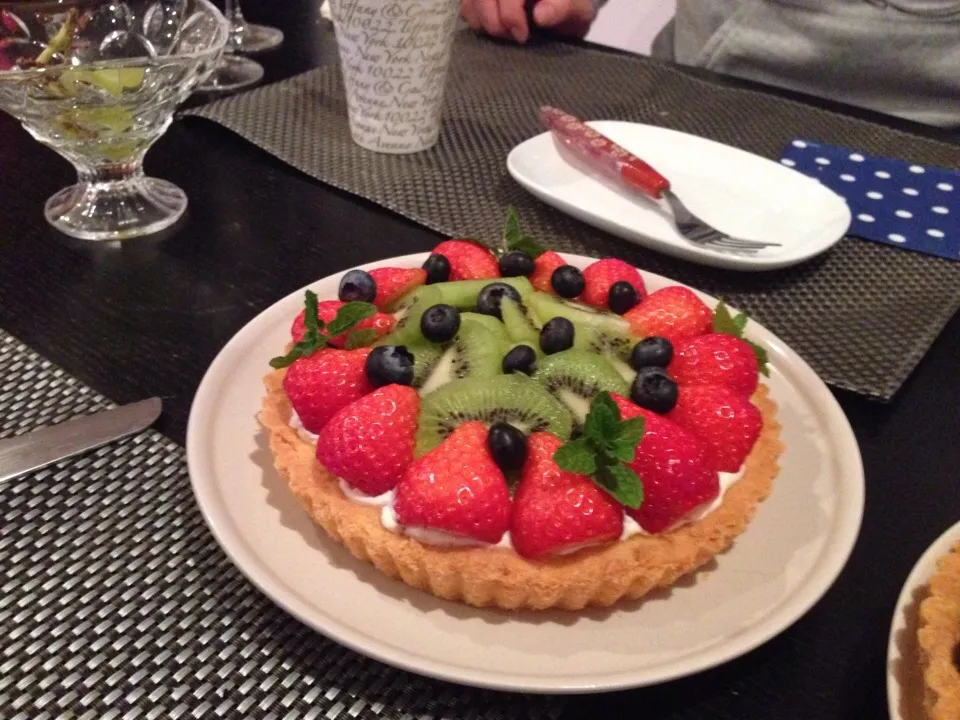 Fruit Tart With Mascarpone Cream|Takahiro Kazahayaさん