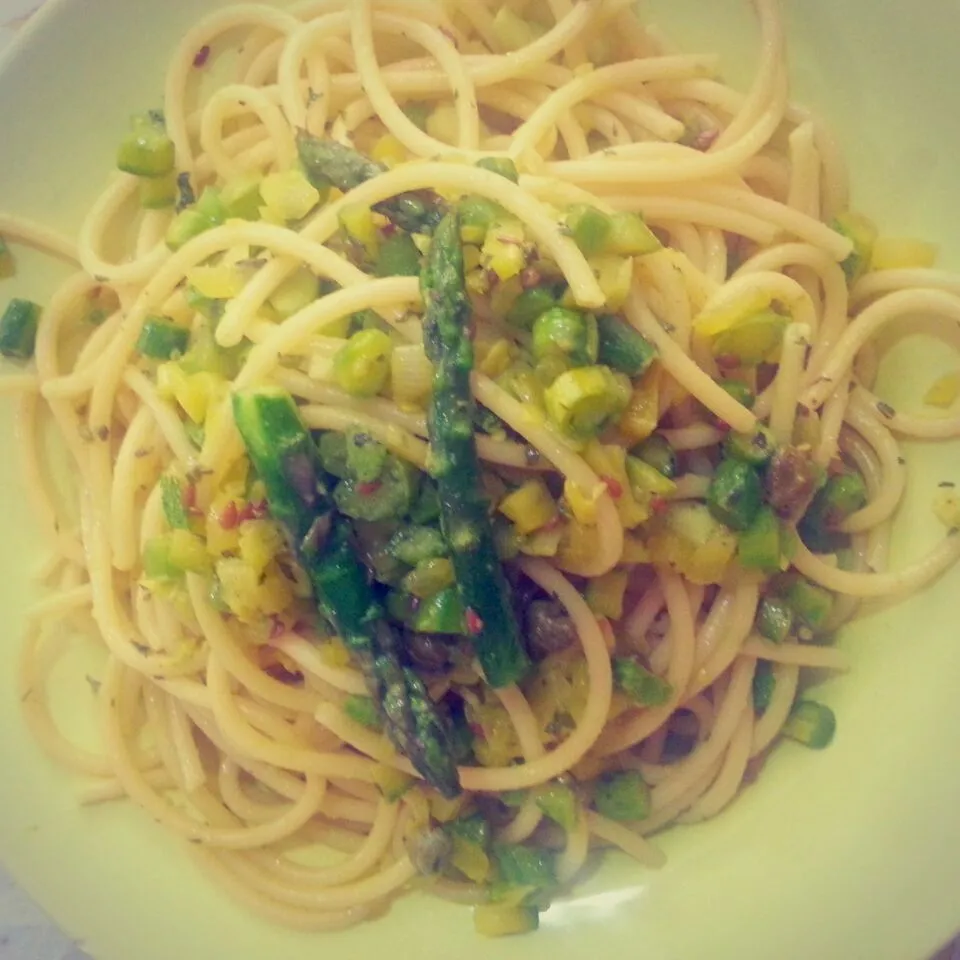 Bucatini con asparagi,  zucchine,  avocado ( vegan)|Sandrokan972さん