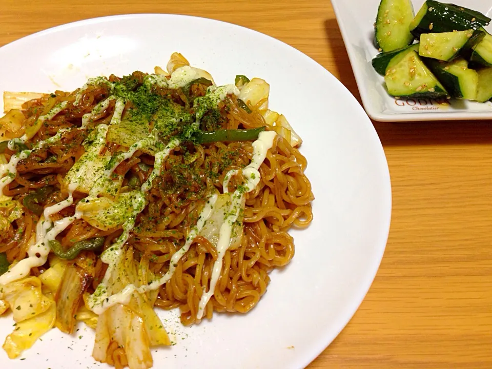 4/4 晩ご飯(焼きそばとおつまみきゅうり)|みほさん