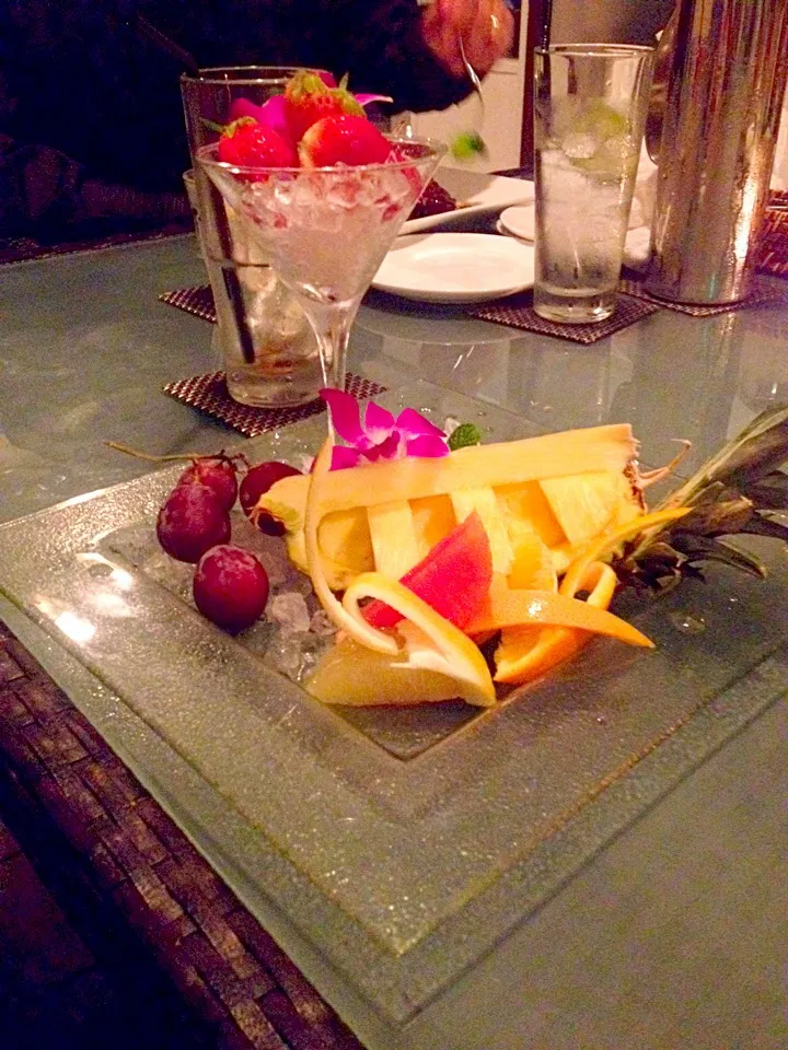 Snapdishの料理写真:Sea Garden's Small Fruit Dessert|Jenna Dさん