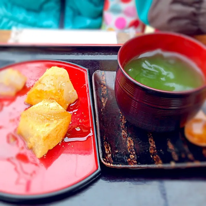 Snapdishの料理写真:葛抹茶＆葛餅セット|みぃさん