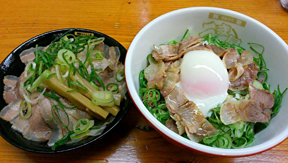 Snapdishの料理写真:うま屋の温玉ねぎ丼♪|Youko  Okumuraさん