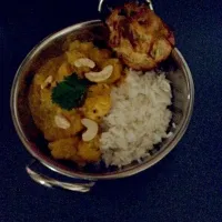 Snapdishの料理写真:Chicken Korma and Onion Bhaji|xemma-louxさん