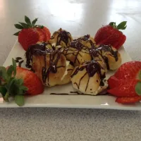 Snapdishの料理写真:Profiteroles|Katie Walkerさん