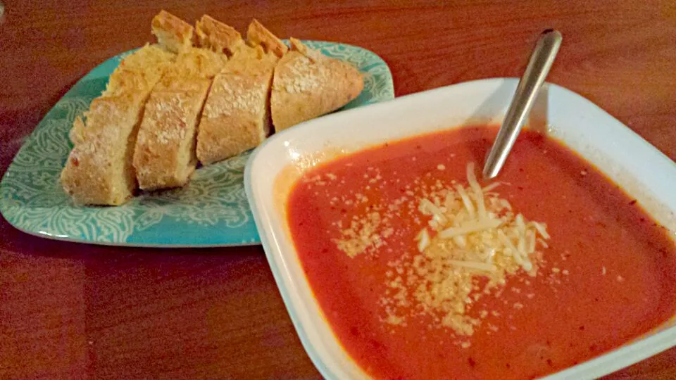 First Time Tomato Basil Bisque!|Roxxi Liさん