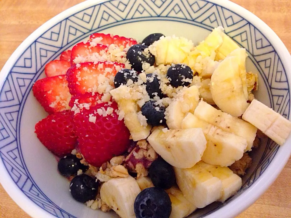 Acai bowl with soy milk|Kaori Yoshiokaさん