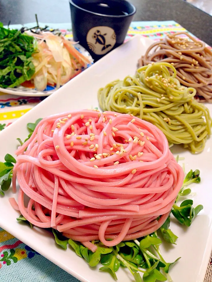 ブルーベリーうどん・茶蕎麦・芋蕎麦deお昼ごはん🍴|がぁがさん