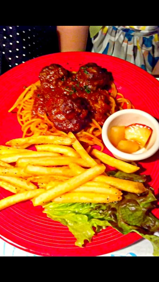 💋Meat ball Spag & Fries💋|Earth Angelさん