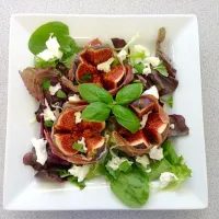 Snapdishの料理写真:Fig, parma ham and mozzarella  salad|Katie Walkerさん