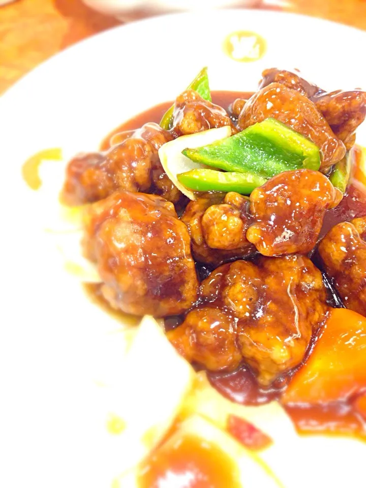 Snapdishの料理写真:黒酢の酢豚 sweet n sour pork with black vinegar|Funky Chefさん