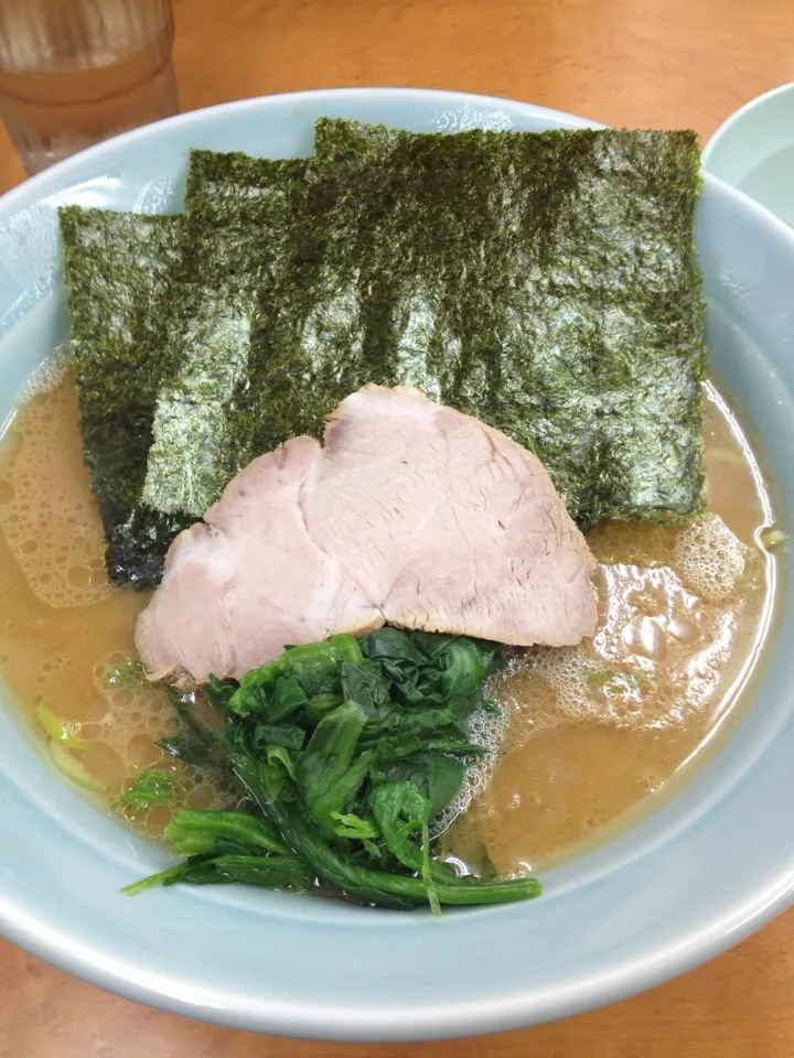 Snapdishの料理写真:豚骨ラーメン|おてんき小僧さん