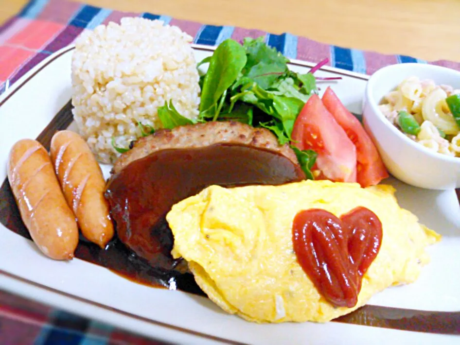 お子様ランチ風♬ハンバーグプレート♥
※ハンバーグは冷凍食品です(笑´∀｀)|SAKIさん