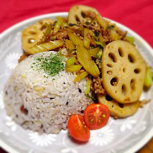 のっちゃんさんの料理 シャキシャキ蓮根とセロリ丼|しまぽんさん