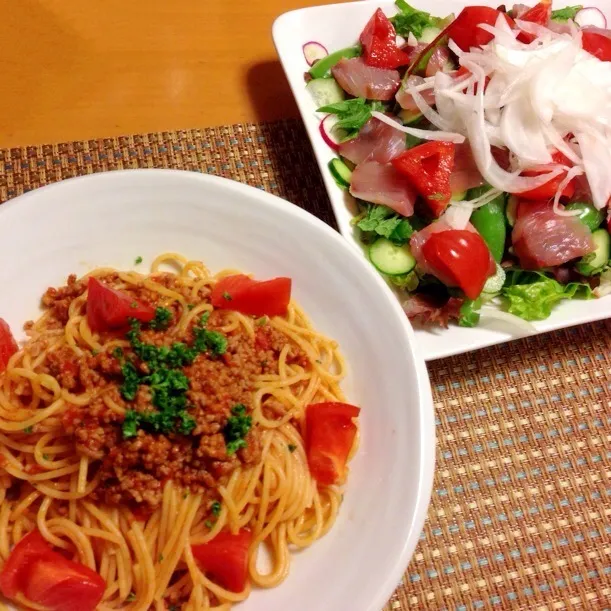 トマトミートパスタ＆
ツバスと新玉ねぎのカルパッチョ風サラダ|chacoさん