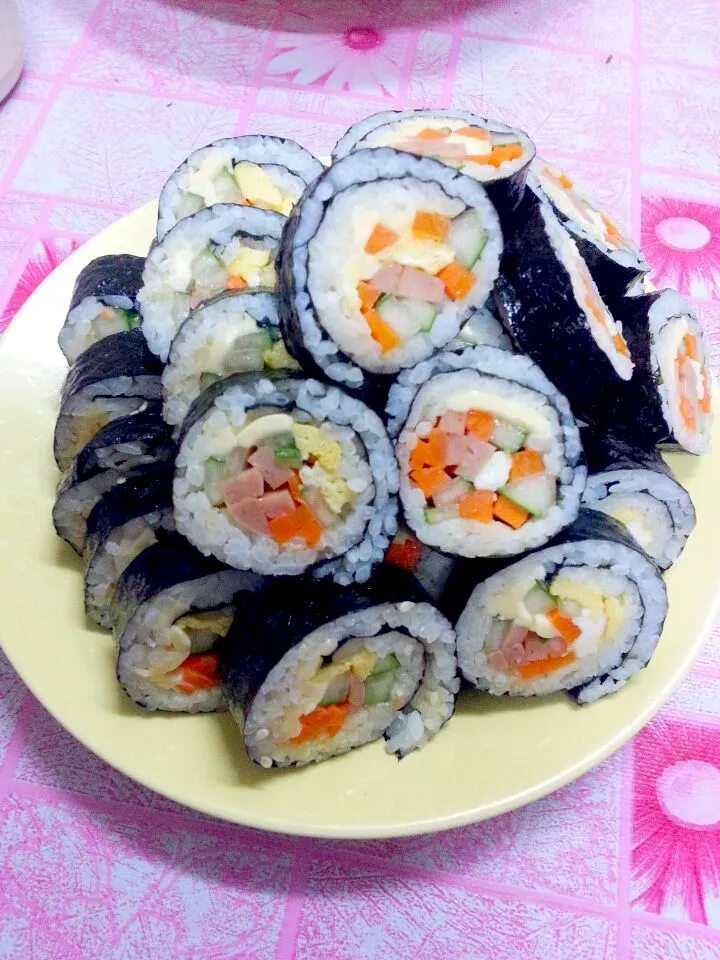 Snapdishの料理写真:Kimbap|Nura Hazさん