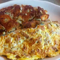 Court Omelette With Ham, Bacon, Mushrooms, and Cheese and Home Fries|Richard Stephen Torres Cañarteさん