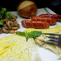 Snapdishの料理写真:French cheese omelet, Kurobuta sausage & sauteed mushroom|charlesさん