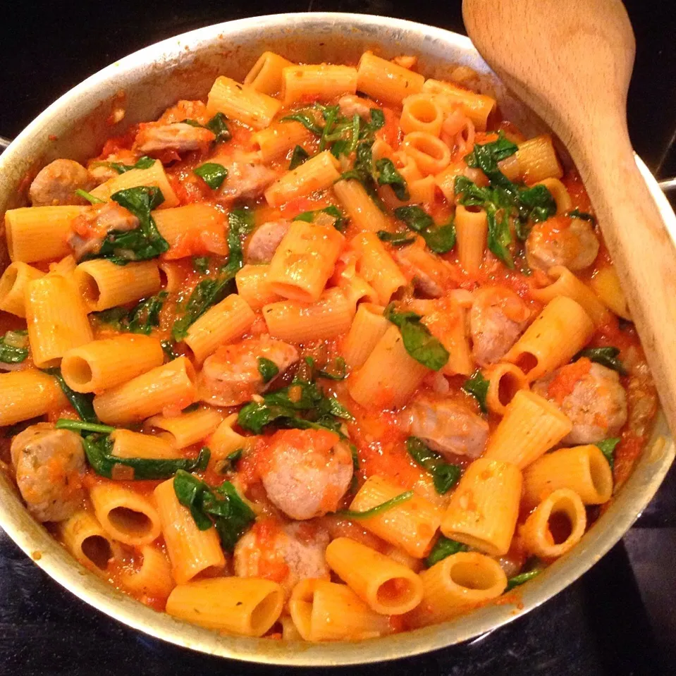 Pasta with Sausage, Tomatoes and Spinach|http://melissasmenu.wordpress.com/さん