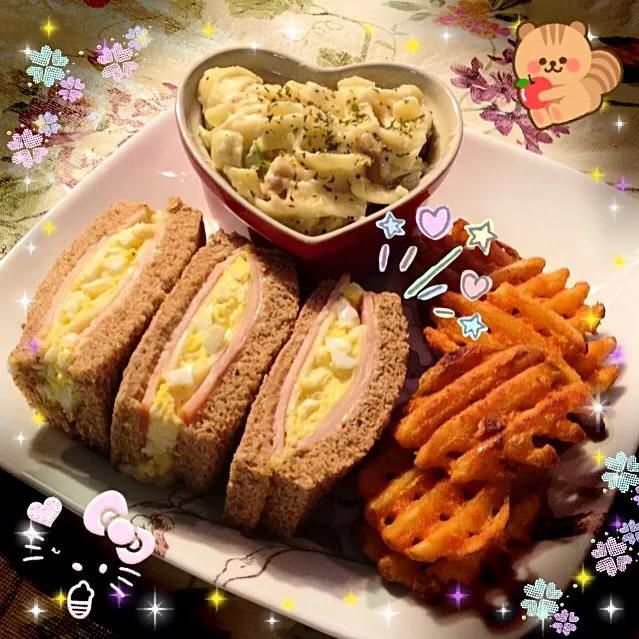 Snapdishの料理写真:Ham & Egg Salad sandwich with Alfredo pasta and waffle fries.|SnowConeさん