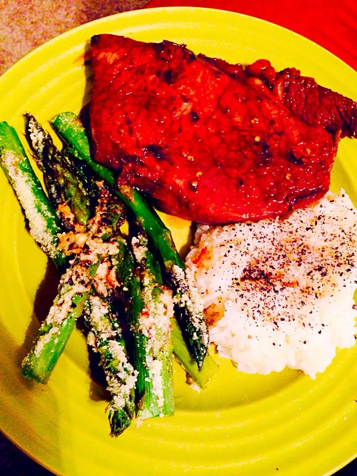 Teriyaki sirloin, parmesan asparagus and lemon jasmine sticky rice|Amber Lynneさん