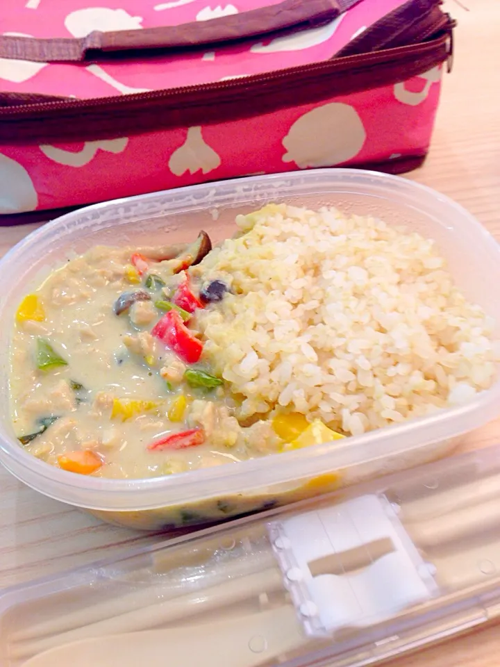 Thai Chicken coconut green curry  on brown rice lunch|Kumigarさん