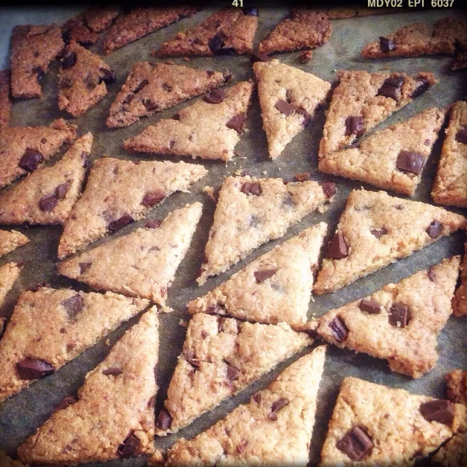 Snapdishの料理写真:再現！フードムードの新チョコとココナツのクッキー🍪|minamiさん