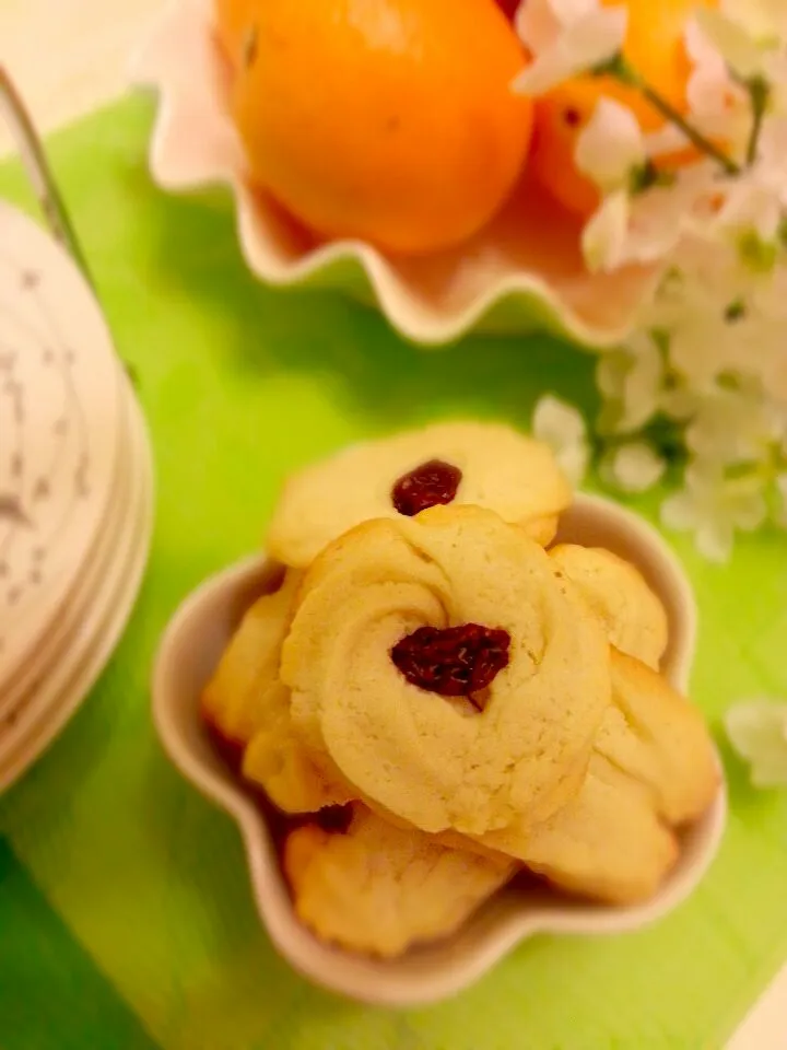 First time baby olive oil raisin cookies|fionaさん