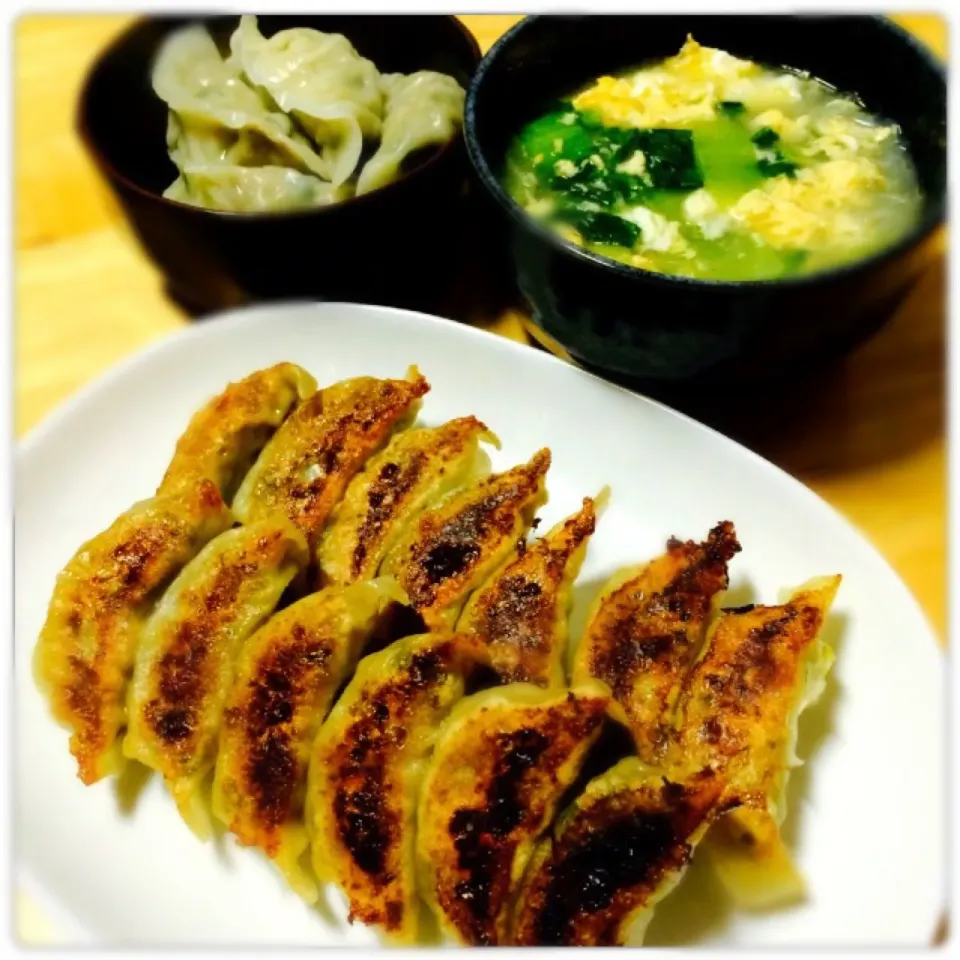 ✳︎焼き餃子と水餃子✳︎春雨スープ|こまあずさん