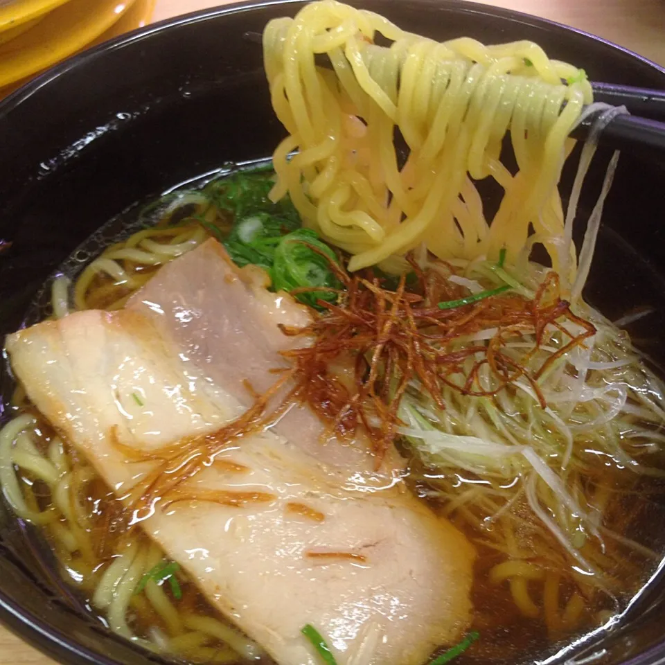 出汁入り鶏がら醤油ラーメン🍜|梅花権現さん