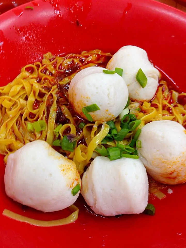 Snapdishの料理写真:Dry fishball noodle|sgさん