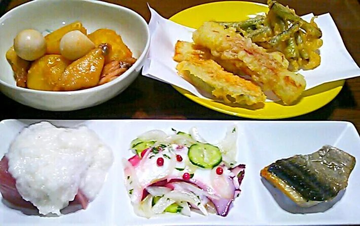 じゃがいもと手羽中の煮物・天ぷら(竹輪・いんげん・南瓜)・マグロのやまかけ・タコのマリネ・鯵の干物|maichyoさん