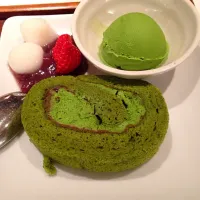 Greentea roll cake &ice-cream|SnowWhite👑さん