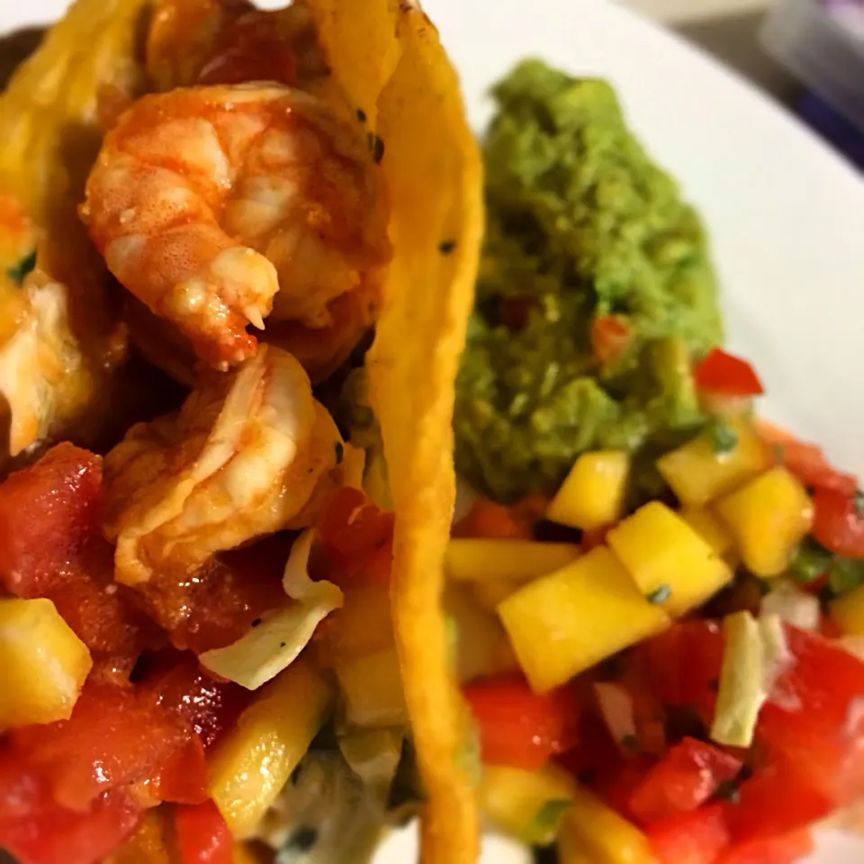 Snapdishの料理写真:Shrimp tacos|Arinさん