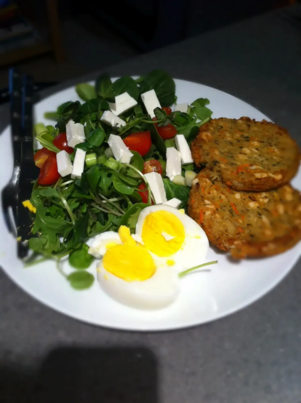 Feta cheese salad with egg and nut burgers x|🍓Jolejo🍓さん