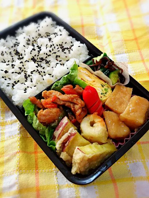 Snapdishの料理写真:14.4.8 男子高校生弁当|yukiさん