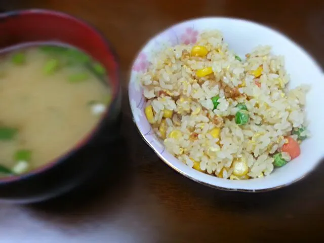 炒め飯と長ネギの味噌汁|なおさん