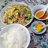 Snapdishの料理写真:下町の野菜炒め定食|Akira  Hirayamaさん