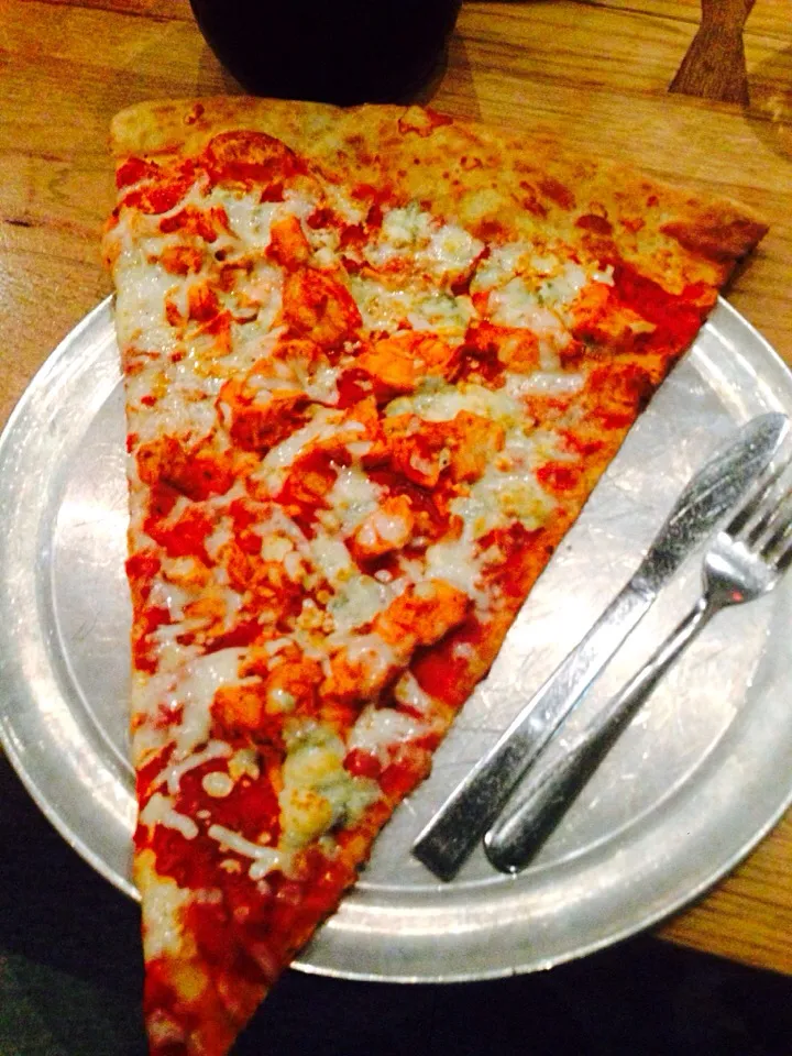 Buffalo Chicken Pizza|Malcolm Spaceleeさん